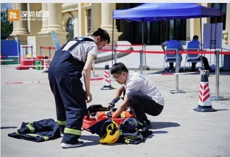 参赛代表回答新能源场站安全问题